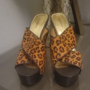 BEBE size 9 platform leopard heels